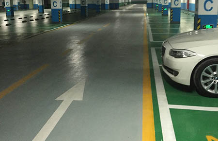 停車庫環(huán)氧地坪樹脂地坪漆使用中要注意什么？