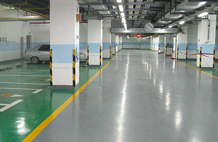 停車場環(huán)氧地坪施工采用地坪漆有哪些優(yōu)點？